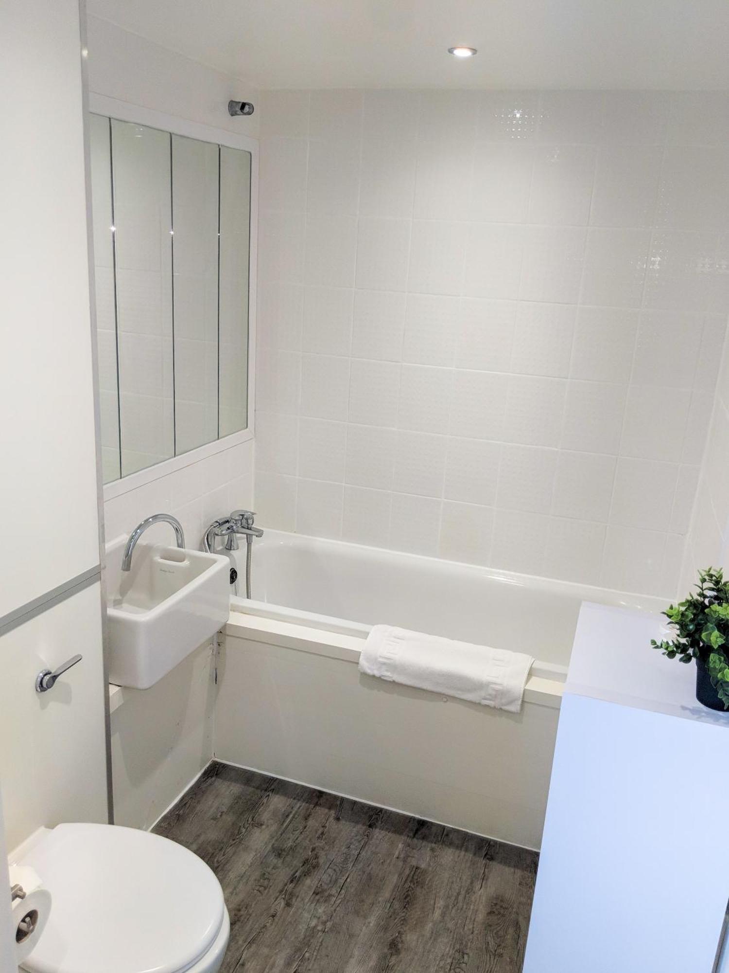 Lt Grove Apartment - Stratford Londra Esterno foto